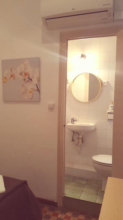 Hostal Lima Barcelona Ngoại thất bức ảnh